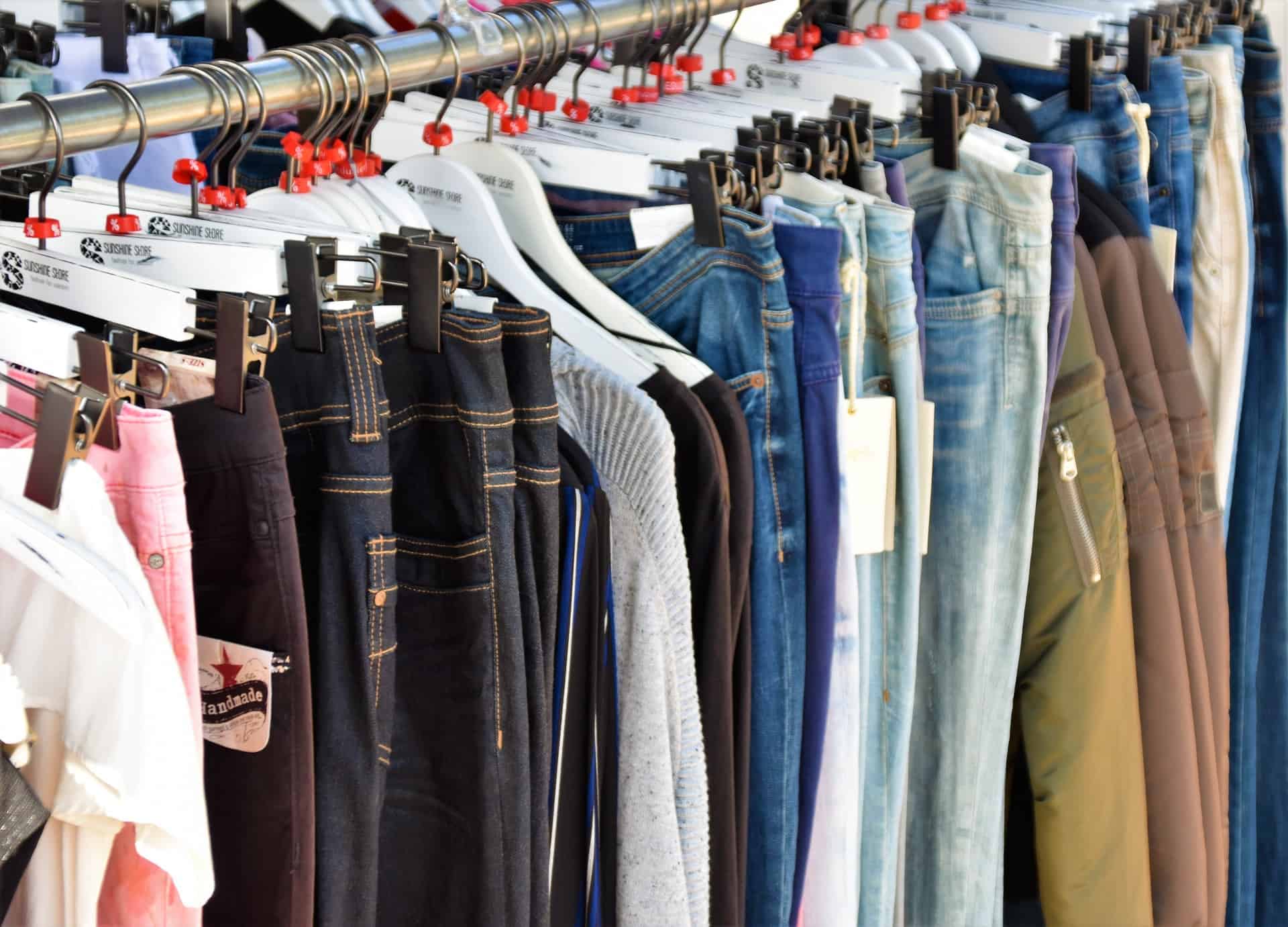 Jak kupować używane ubrania – poradnik